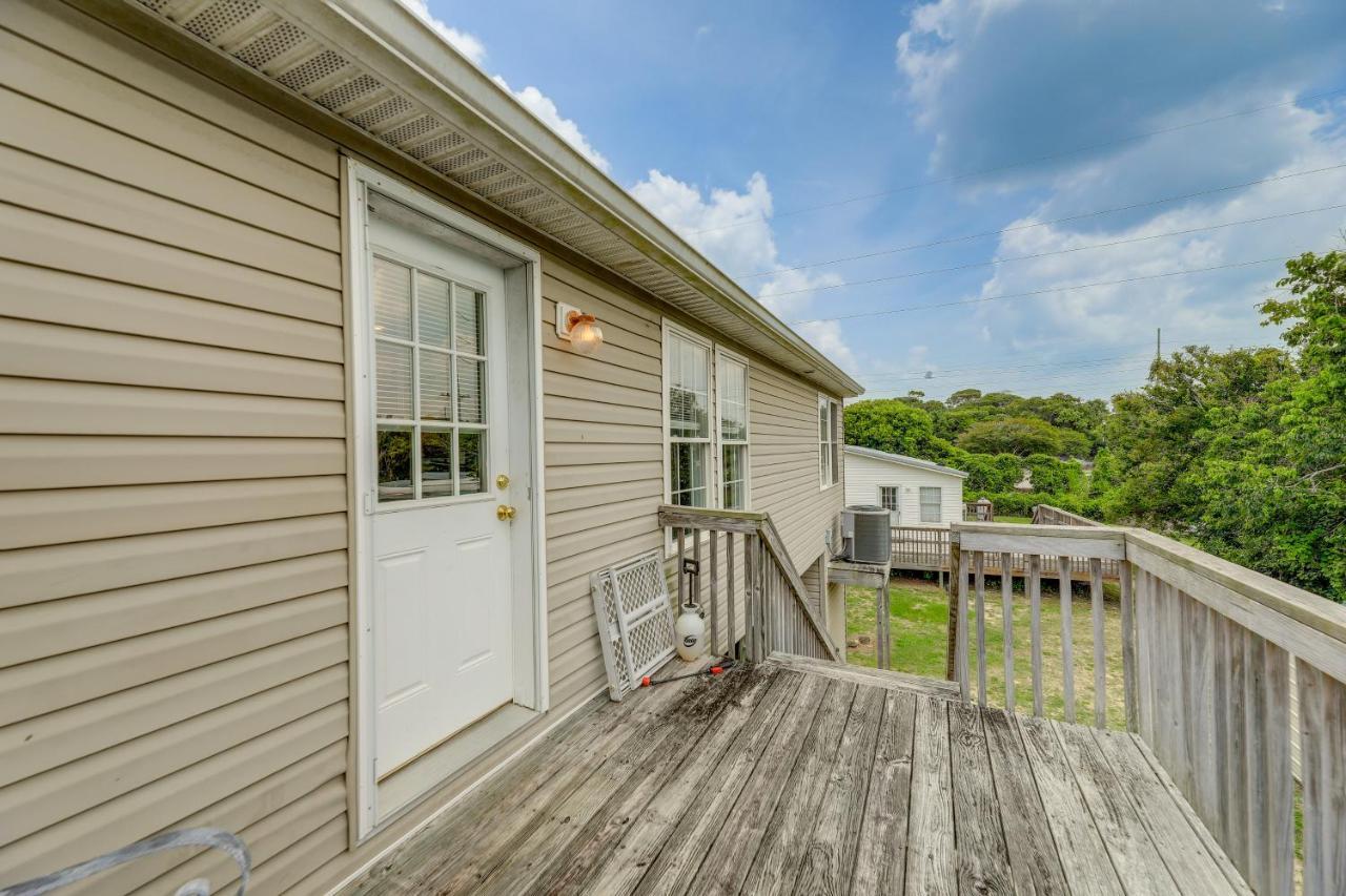Coastal Emerald Isle Retreat With Deck And Grill! Exterior photo
